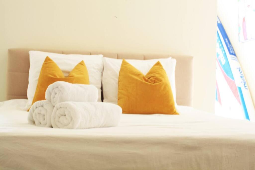 Luxury Harbour Suite With Private Parking 루즈으레트 외부 사진